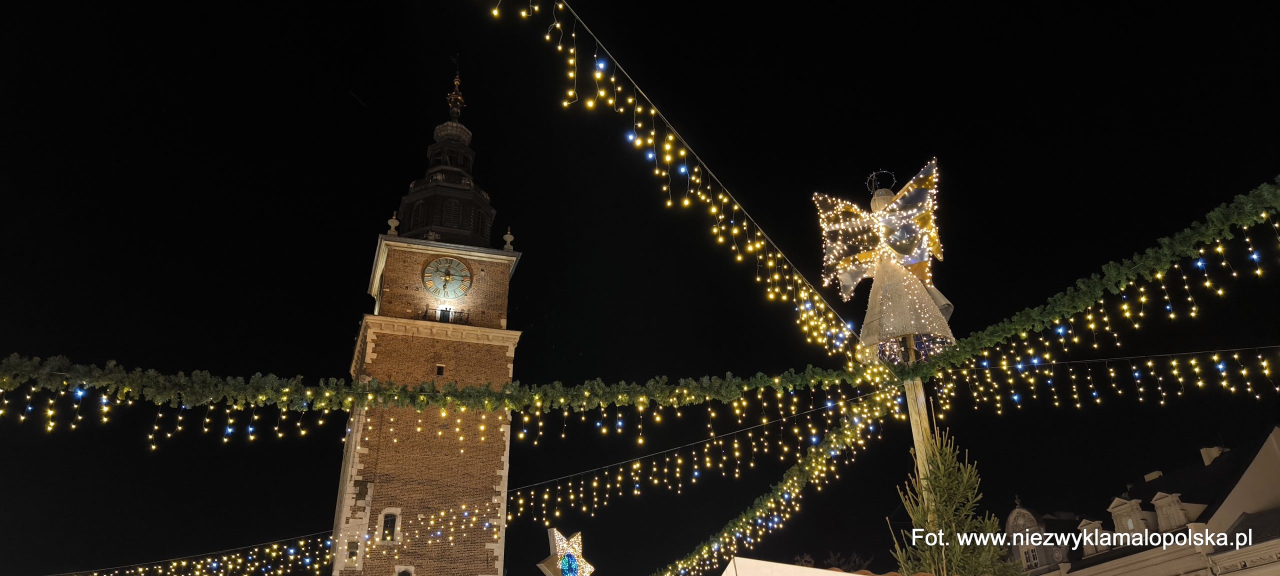 Kraków Christmas Market on the Main Square in the evening